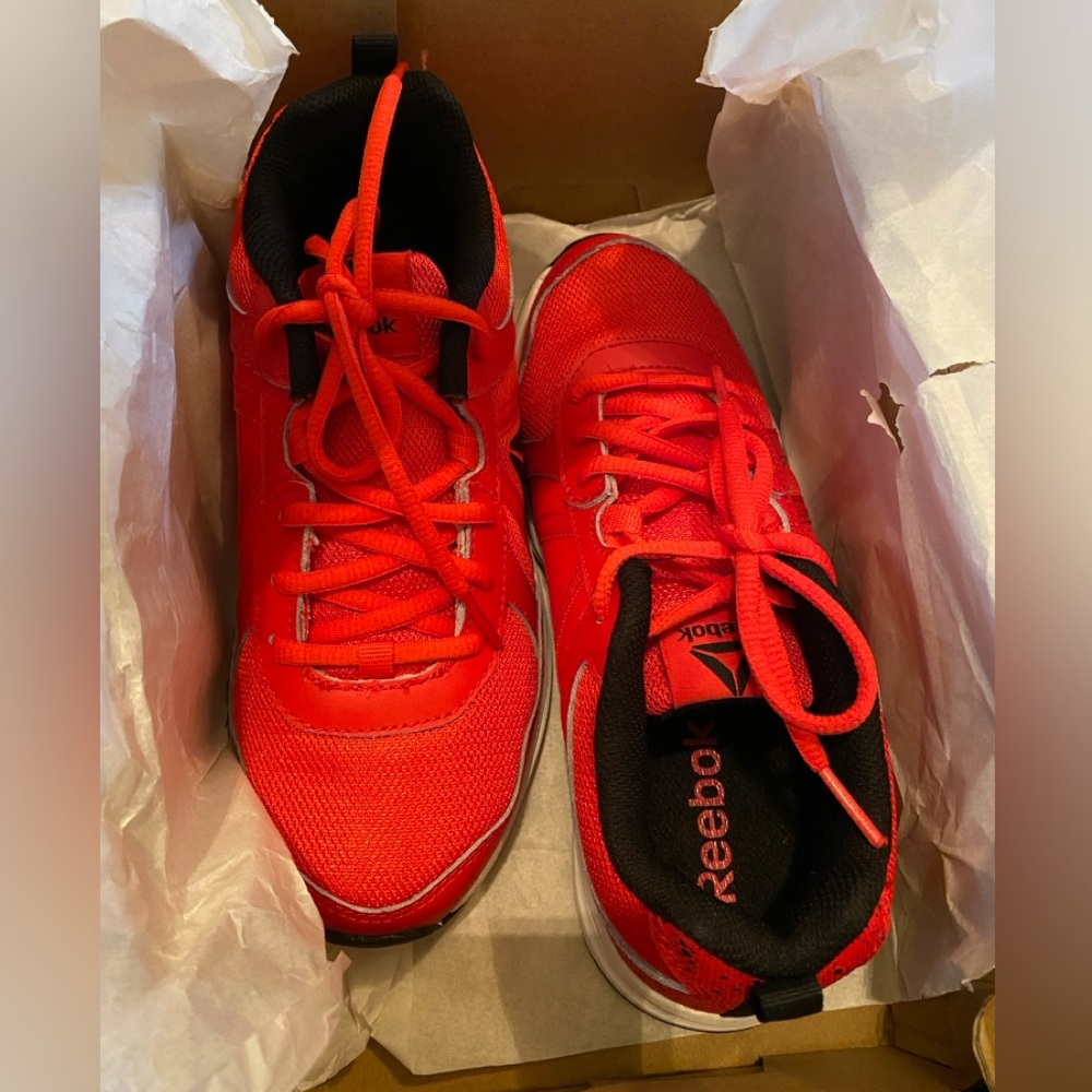 Reebok Almotio 4.0 Kids Red and Black Running Shoes